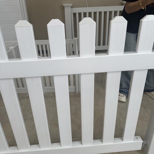 Durable PVC Garden Fence Adjustable Size 2.44m Wide Pvc Yard Fence