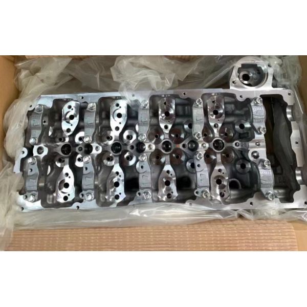 Excavator Engine Parts 4JJ1 Cylinder Head Assy 8973559708
