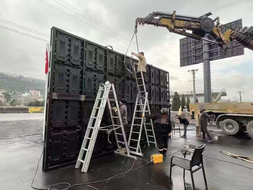 IP65 Waterproof Fixed Installation LED Display High Refresh Rate 3840Hz For Stadium Perimeter