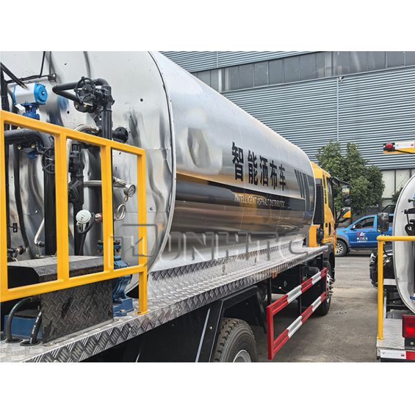 HOWO Machinerie de construction routière Distributeur automatique d'asphalte Distributeur de bitume