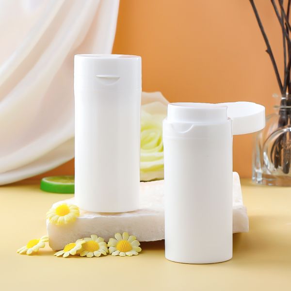 Bouteille de pompe en mousse écologique. 70% plastique PCR + conception zéro déchet.