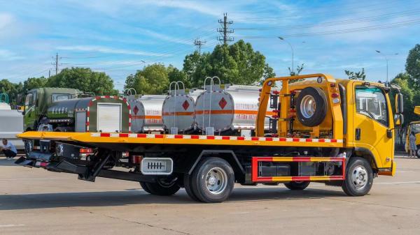 ISUZU KV100 4X2 Flatbed Rollback Towing Wrecker Tow Truck