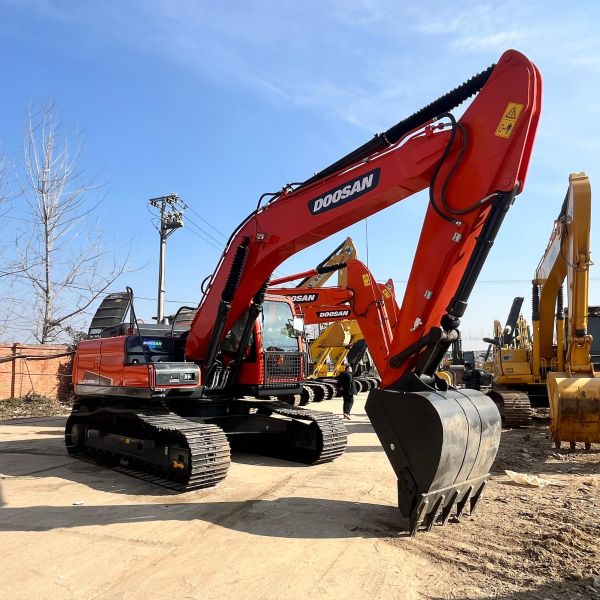 21500KG Doosan DX225 Used Backhoe  Excavators Track Heavy Equipment Digger