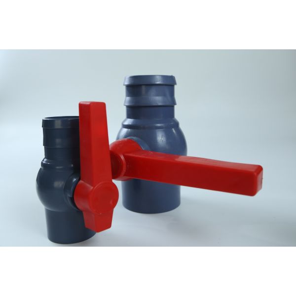 Монофиламентный 1 4 дюймовый ПВХ шаровой клапан ODM ПВХ водяной трубы шаровый клапан