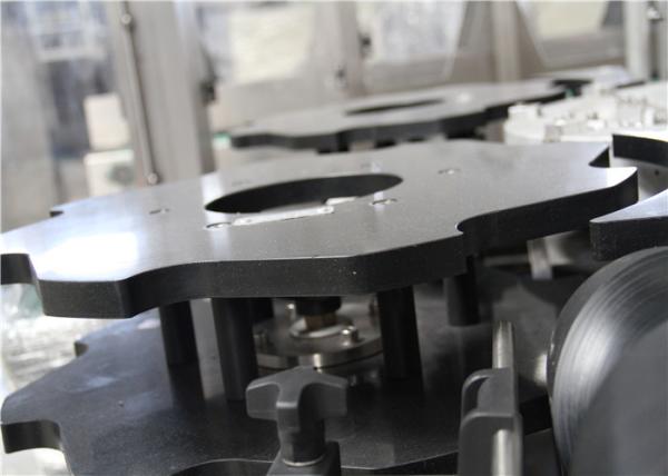 Anti Corrosion Bottle Sticker Labeling Machine Hot Melt Linear L1800 W1800 H1900