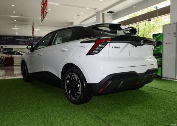 5 carro elétrico puro de alta velocidade do carro com porta traseira MULAN EV da porta