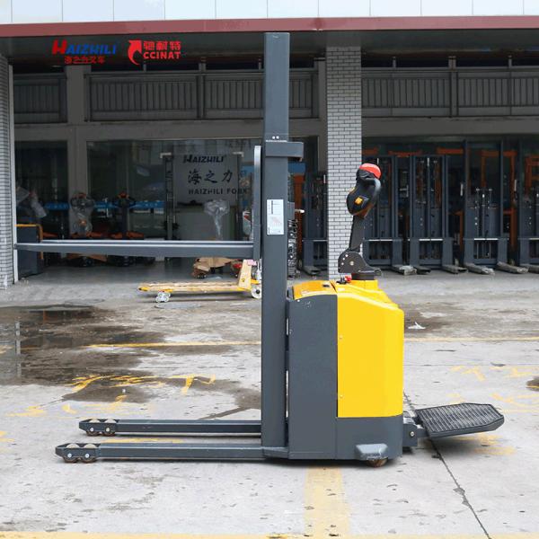 Warehouse Electric Pallet Stacker Truck 1.5 Ton 2m Compact Structure