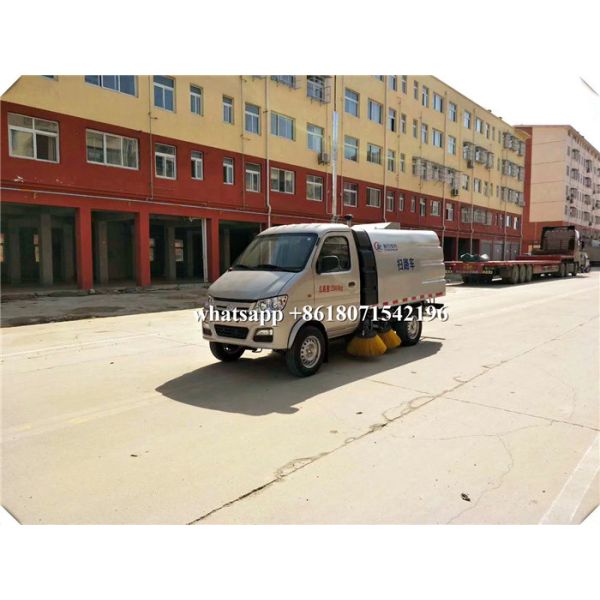 mini camión del barrendero de calle 2CBM, material del acero inoxidable 304 del camión de la calle que se lava