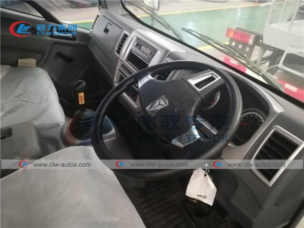 Caminhão de petroleiro da gasolina da condução à direita 5000L de Howo 160hp