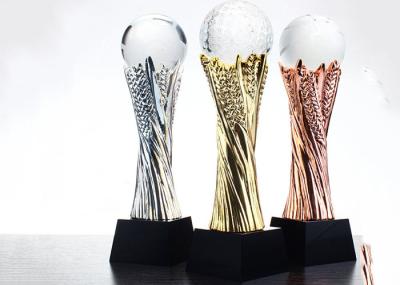 Copo feito sob encomenda do troféu da resina com Crystal Ball For Soccer End - concessão do ano