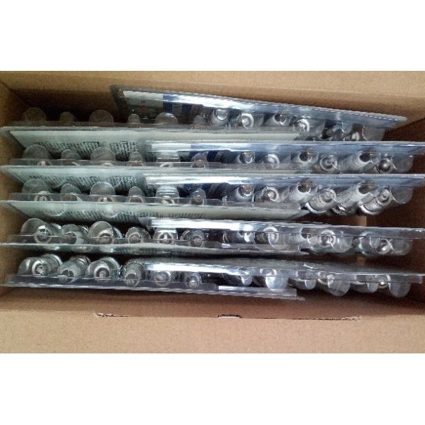 Auto Engine Spark Plugs For Land    OEM 8692072