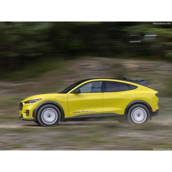 Уникальная ралли-подвеска, семейный автомобиль с гоночным чувством на Ford Mustang Mach-E Rally (2024) 480 лошадиных сил