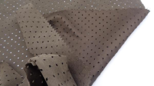 Sports Dot Woven Dyed Twill 140G Punched Clothing Fabric 150Cm 100% Polyester