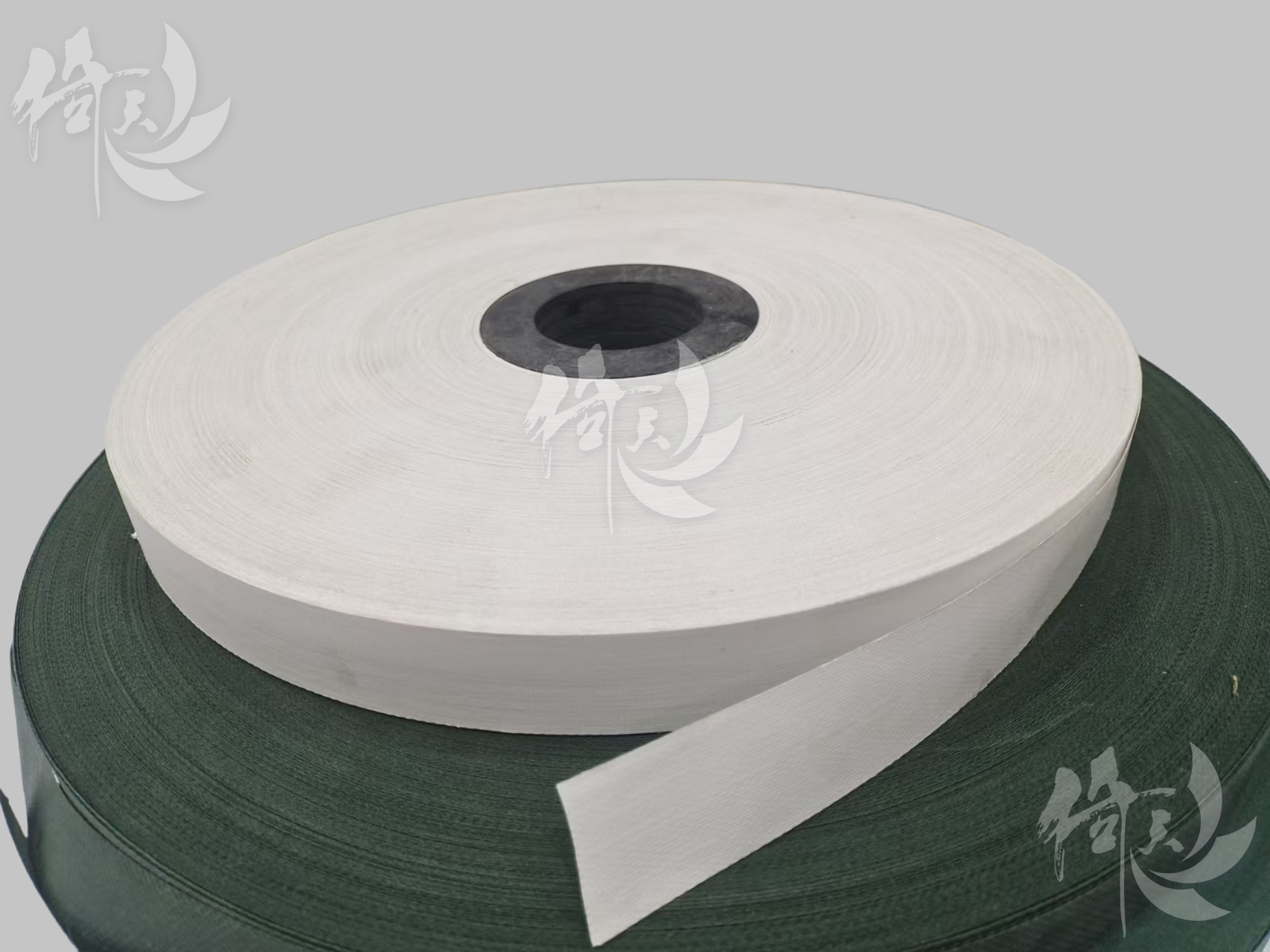 Изоляционная лента без галогена и с огнестойкостью к щелочным веществам