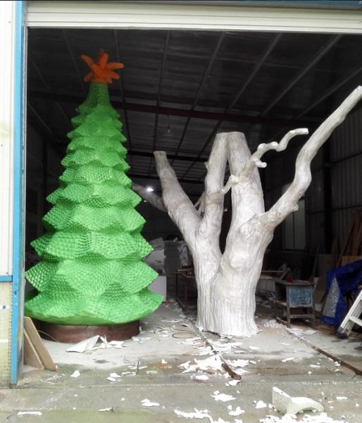 customize size fiberglass green large christmas tree  as decoration statue in garden /shop mall/ supermarket