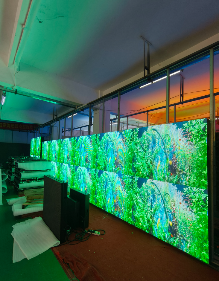 Outdoor LED Billboard Panels Energy Saving And Environmental Protection For Sustainable Advertising