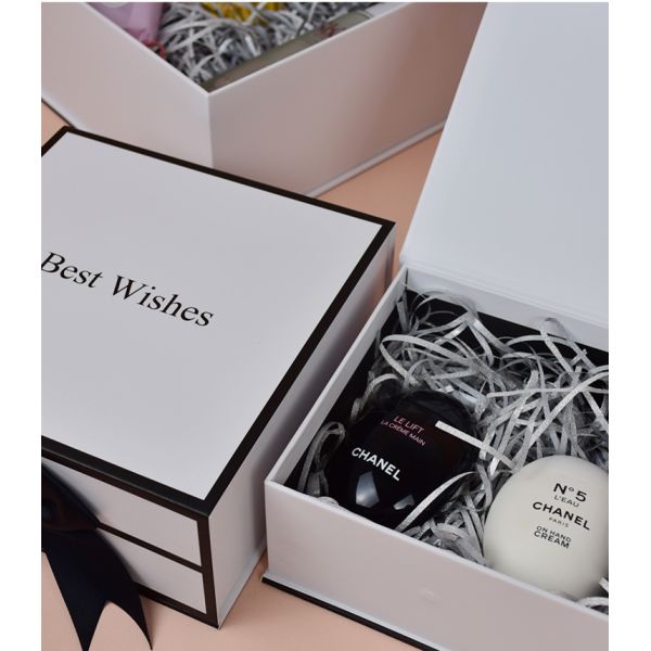 Складчивая папковая коробка для упаковки свадебных подарков с магнитным закрытием