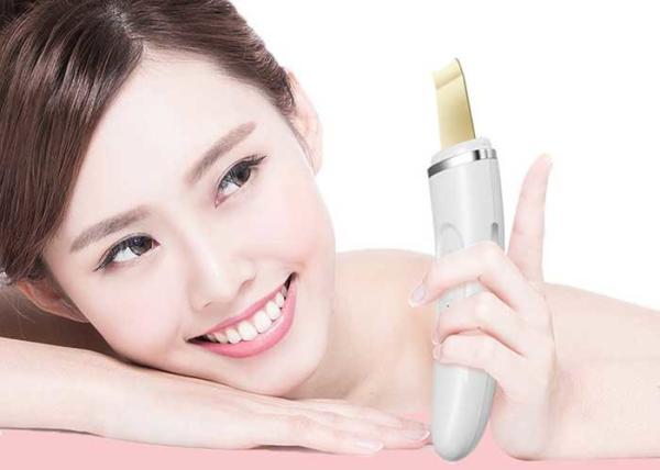Produtos diários profundamente de limpeza dos cuidados com a pele do equipamento multifuncional facial da beleza