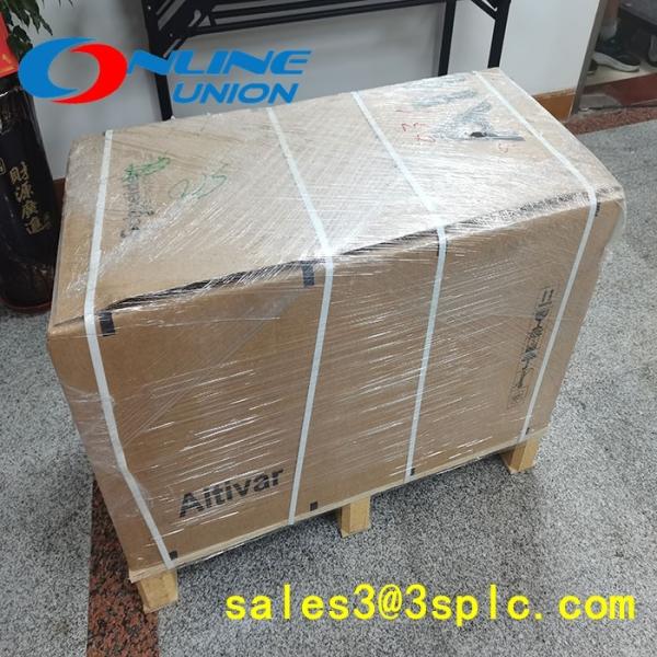 Le module de relais Schneider ATV320U06N4B