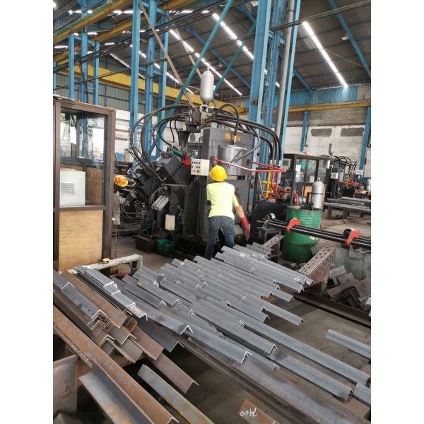 High Speed CNC Angle Punching Machine Line Punching Force 630 kN Angle Size 125х125х10mm