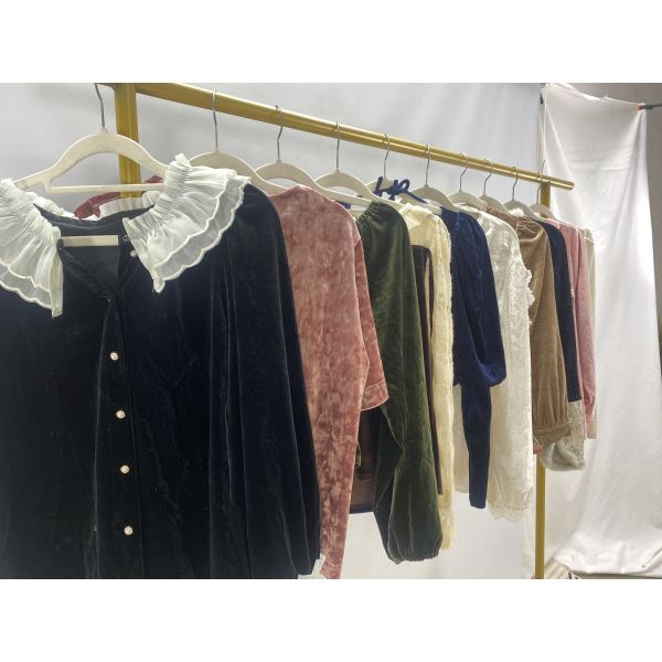 Second Hand Women's Summer Velvet Blouses Mixed Styles Fashionable Mixed Colors