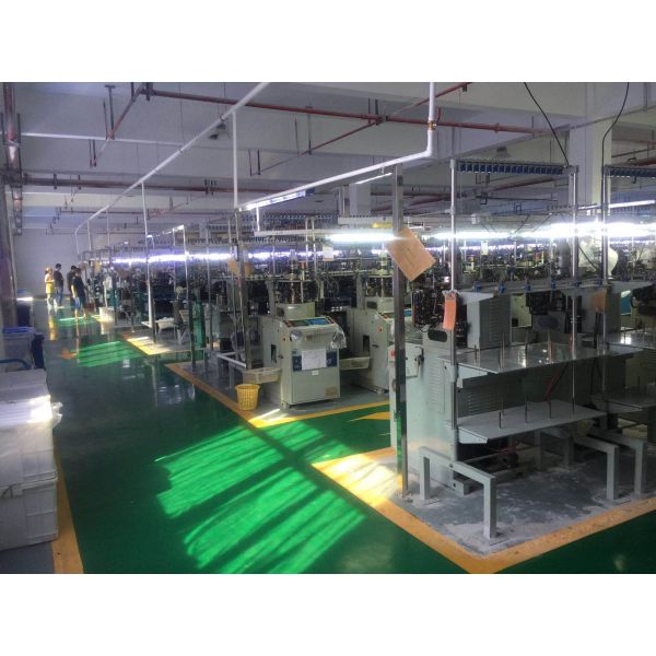 Anti Perspiration Athletic Basketball Socks Polyester Non Slip Athletic Socks