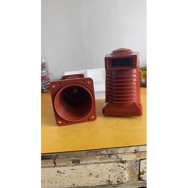 630A/1250A/1600A  24kV Casting Resin Insulator Spout Bushing Protect Copper Busbar