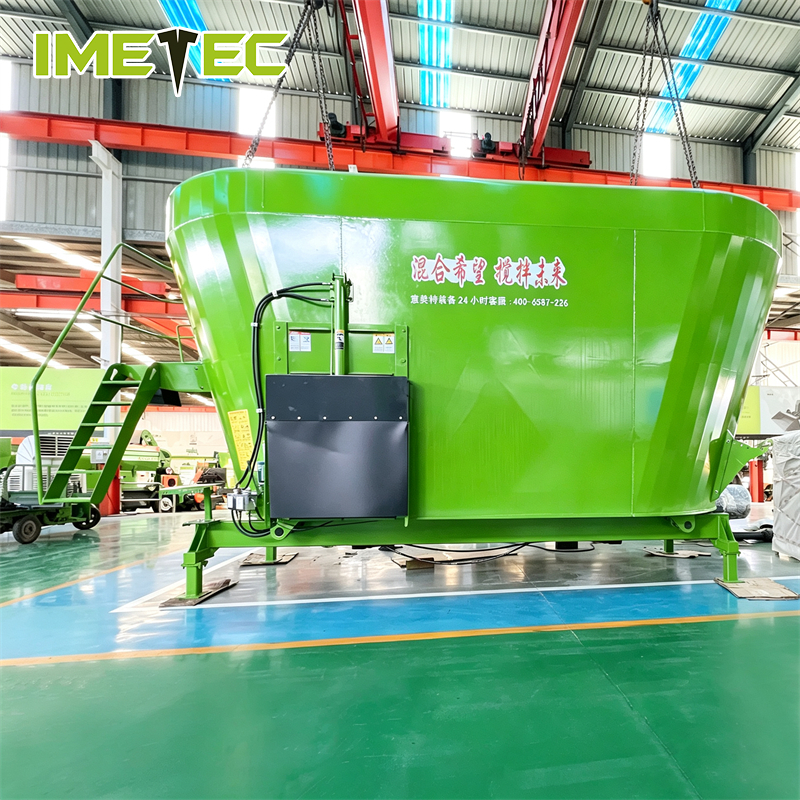 Static Vertical Dairy Feed Tmr Wagon Mixer Machine Wear Resistance