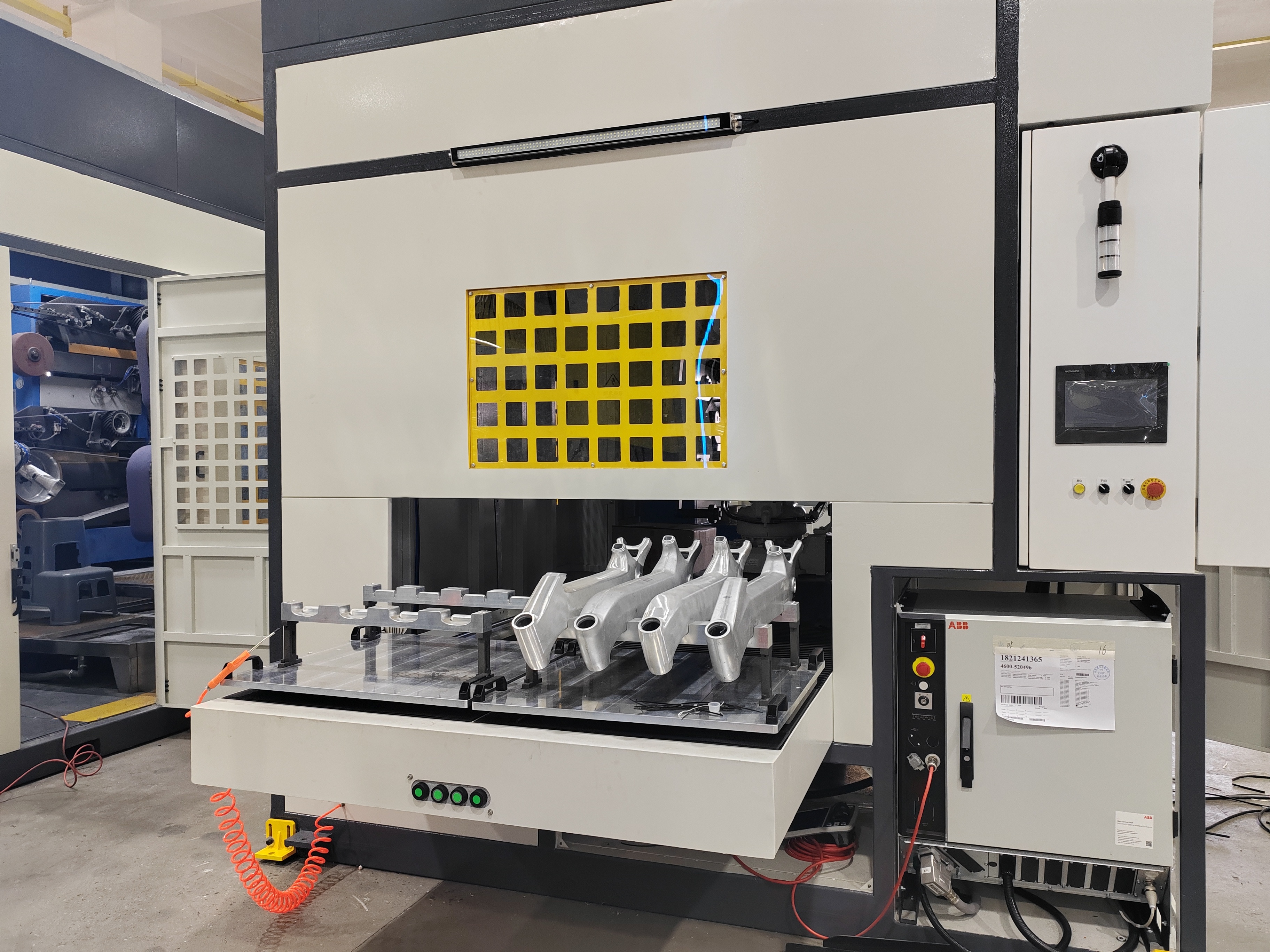 Turnkey Deburring Solution Robotic Deburring Machine For Aluminum EV Battery Tray