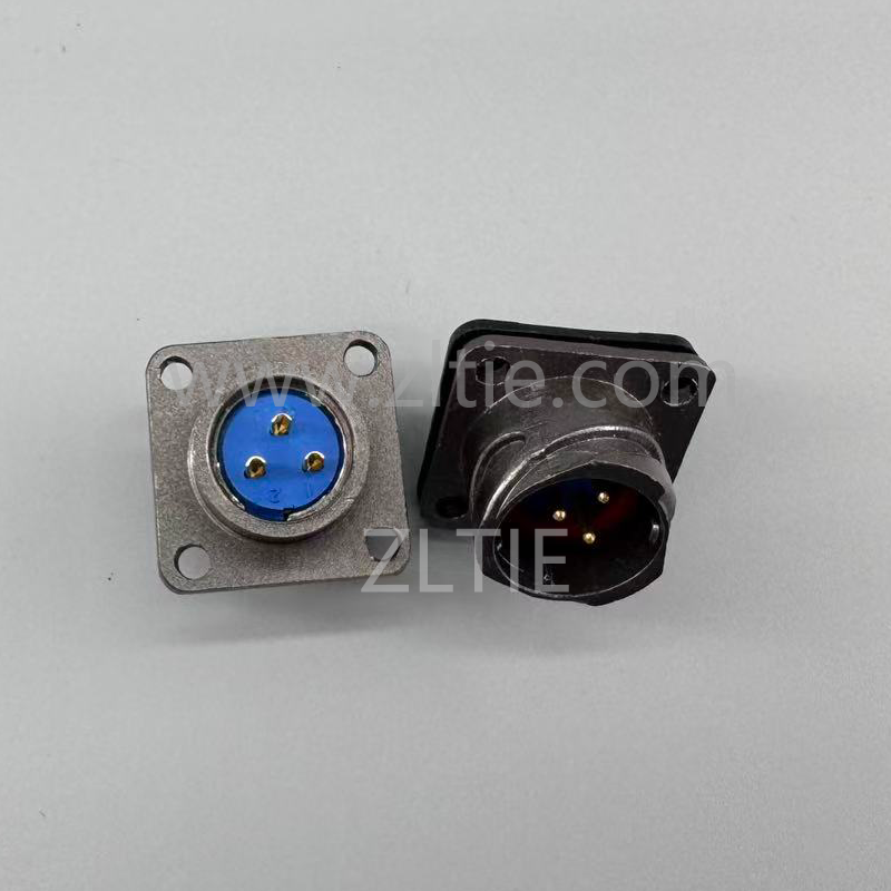 FQ18 Series 3-Pin Square Flange Male Socket