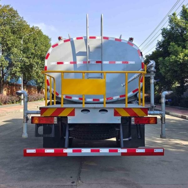 Fence Guardrail Road Cleaner Truck 18TONS 11200L 11.2m3 Smart Monitoring
