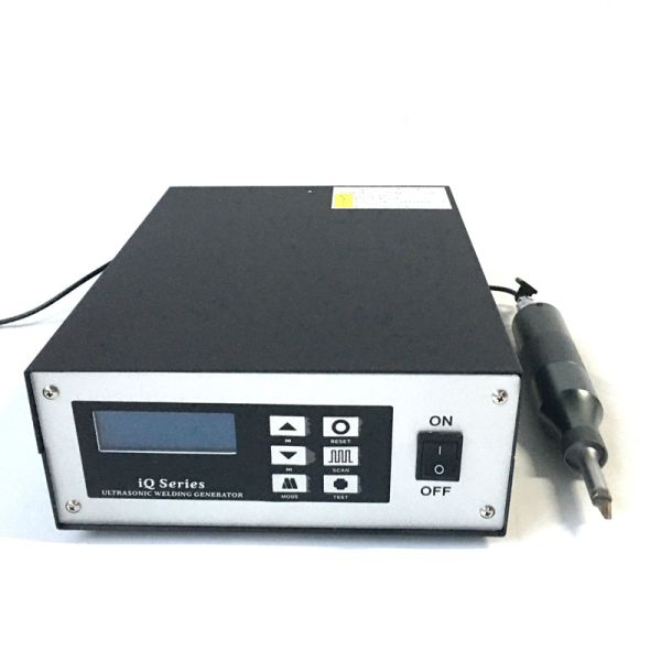 Knife Head Ultrasonic Welding Machine , CNC Plastic Letters Cutting Machine 40khz 300W