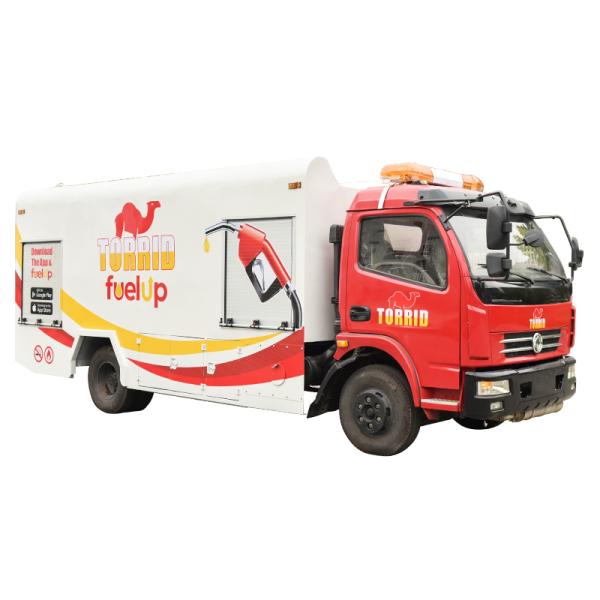 Dongfeng Small 4000 Liters Diesel Tanker Truck With 4X2 Drive Wheel 6 Wheels