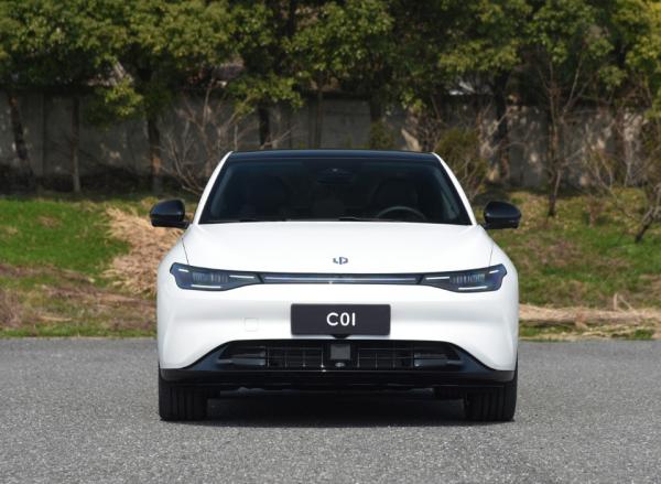 Chinese Leap Motor Electric Car New Energy Vehicle Leapmotor C01 0.6h Charging Motor Power Car