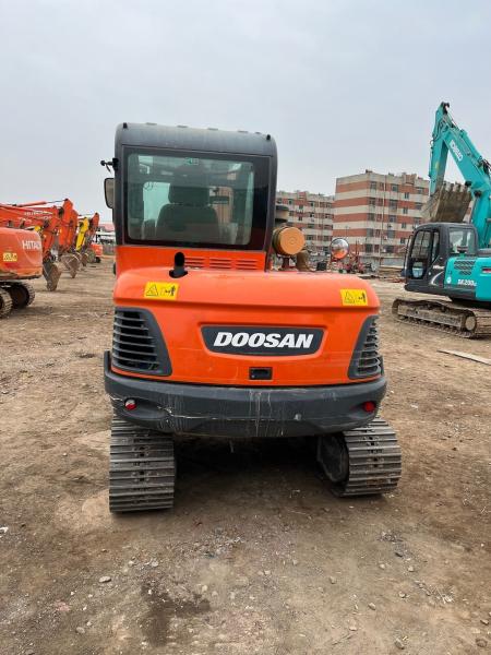 Good Condition Second Hand DOOSAN DX60 Excavator Original Paint and Energy-Saving
