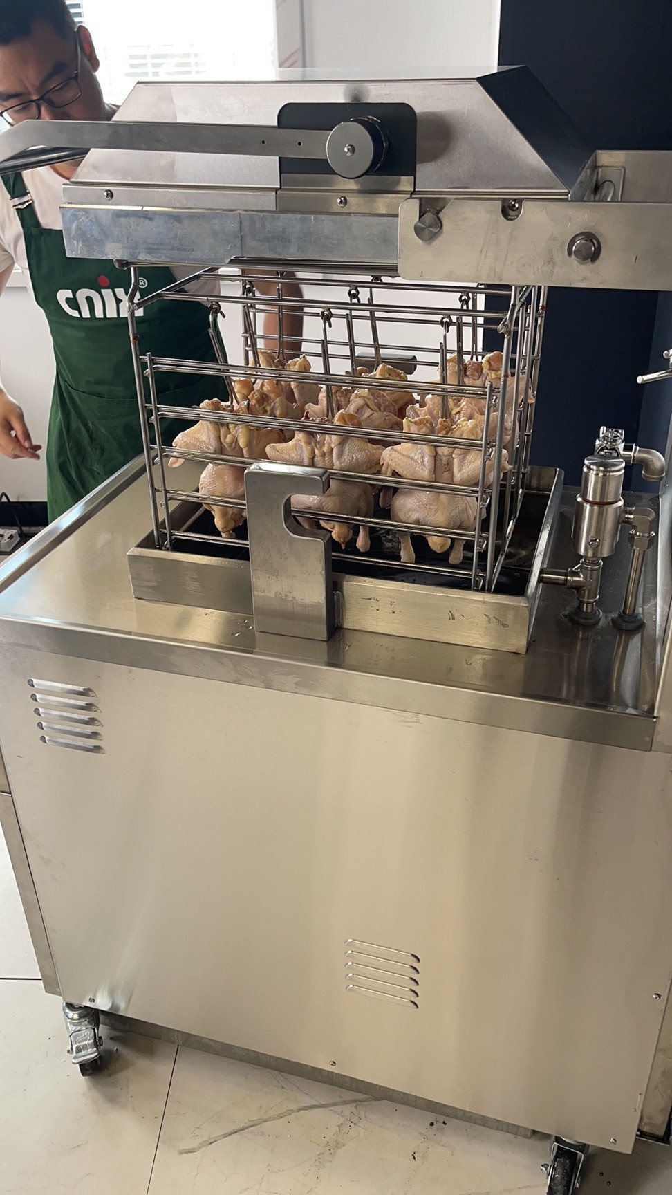 8HD электрическая смарт сенсорная панель 55L 5 Fry Tray Большая производительность куриный фритюр под давлением