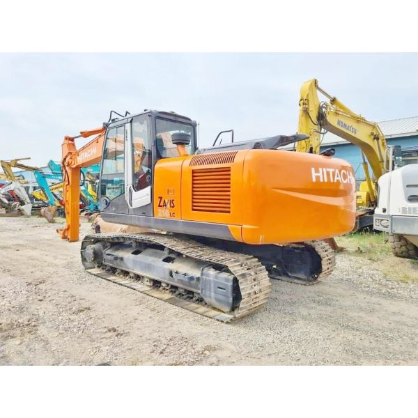Japan Imported 21 TON Hitachi ZX210LC Crawler Excavator For Construction Projects