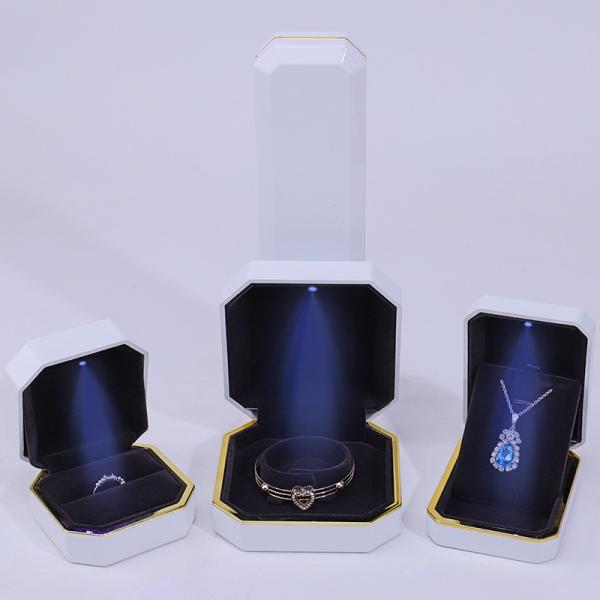 Logotipo personalizado Joyería ligera Caja de regalo para pulseras pendientes colgante collar de terciopelo Anillo de material hecho a mano