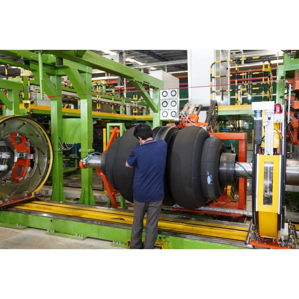 Excellent Wear Resistance All Steel Radial Truck Tire Mining Pavement Tire Deep Grooves Trailer Tires AR3137-10.00 R20