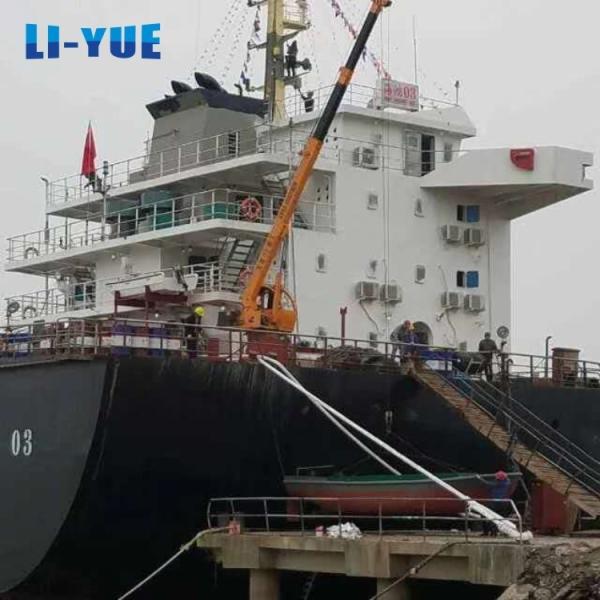Telescopic Boom Marine Deck Crane 1 - 25 Tons Capacity For Boat Lifting