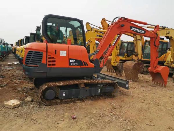O grabber de madeira DX60-9C 6T usou a máquina escavadora de Doosan