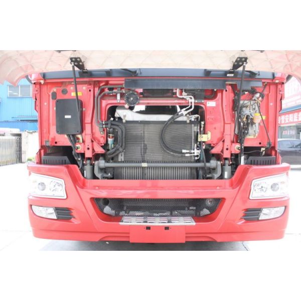 Sinotruk HOWO 290 HP 4X2 Tractor Trucks Used Trucks Tractor for End Logistics Solutions