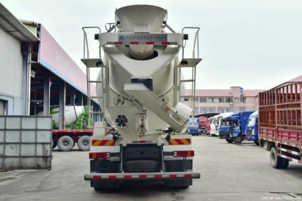 Manufacturing Plant HOWO T5G 340 Horsepower 6X4 5.99 Square Concrete Mixer Truck