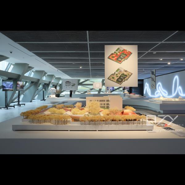 MAD Beijing Cuadrilátero patio de jardín de infantes Modelos hechos por famosos modelos fabricante QZY