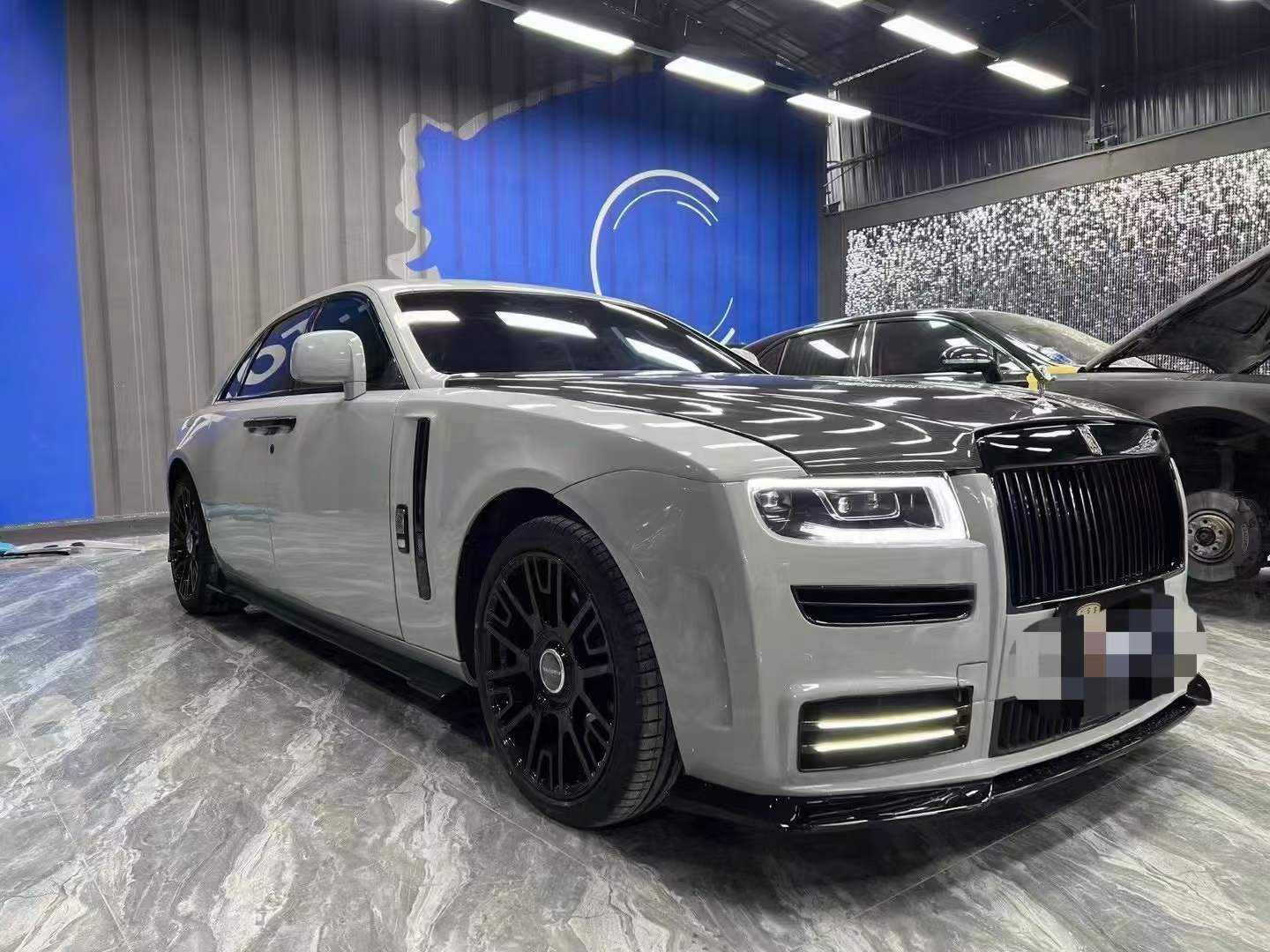 Dry Carbon Fiber Ghost Body Kit Front Bumper Side Skirts Rear Bumper Fender Hood