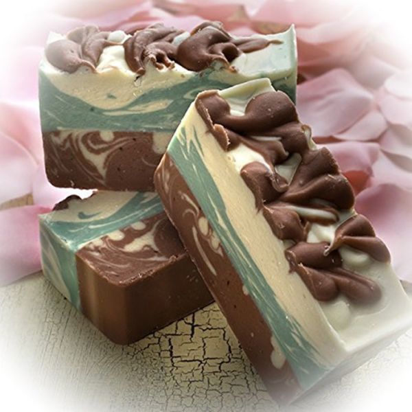 Jabón hecho a mano orgánico natural puro, hidratación del jabón de barra del aceite de Rose roja Gessential