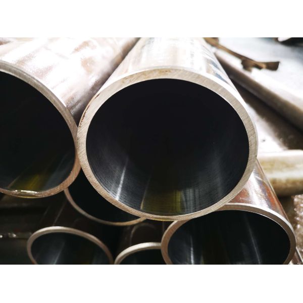 Трубка безшовной стали СТ52 ОД ДИН 2391 5-420мм для пневматического цилиндра