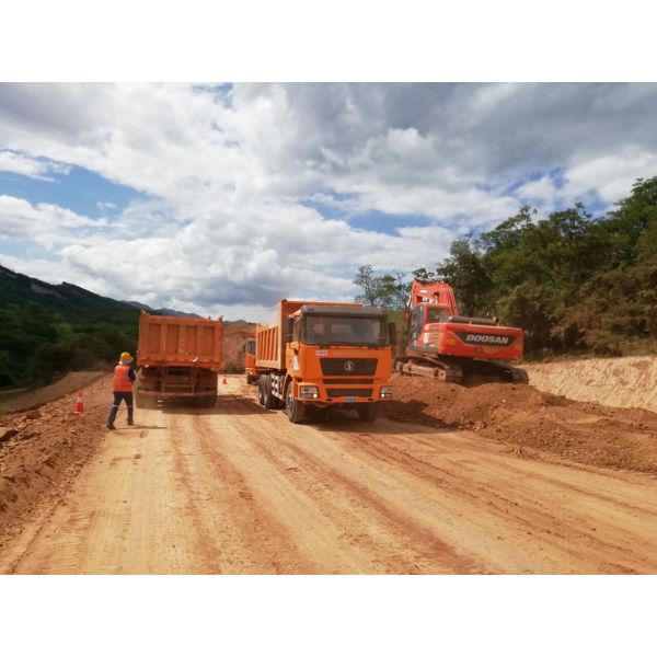 6x4 Drive Wheel High Volume 50tons Dump Truck for Large-Scale Construction