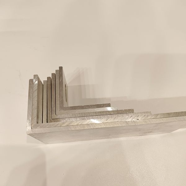 Temper T3-T8 Custom Aluminium Angle Profiles for Facade Curtain Brackets 6000 Series