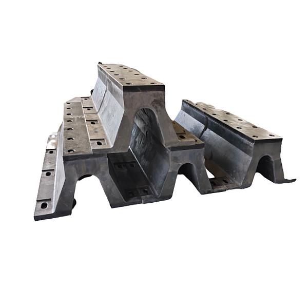 Height 200mm 250mm 400mm Black Marine Rubber Fender For Boat Dock